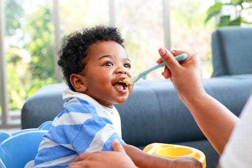 Pediatric experts explain the best practices for feeding your baby.